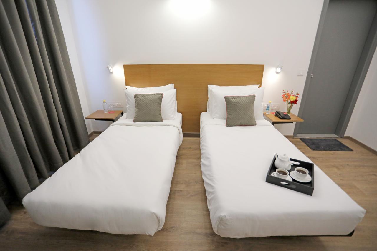 Oyo Townhouse 027 Sector 15 Gurgaon Hotel Exterior photo