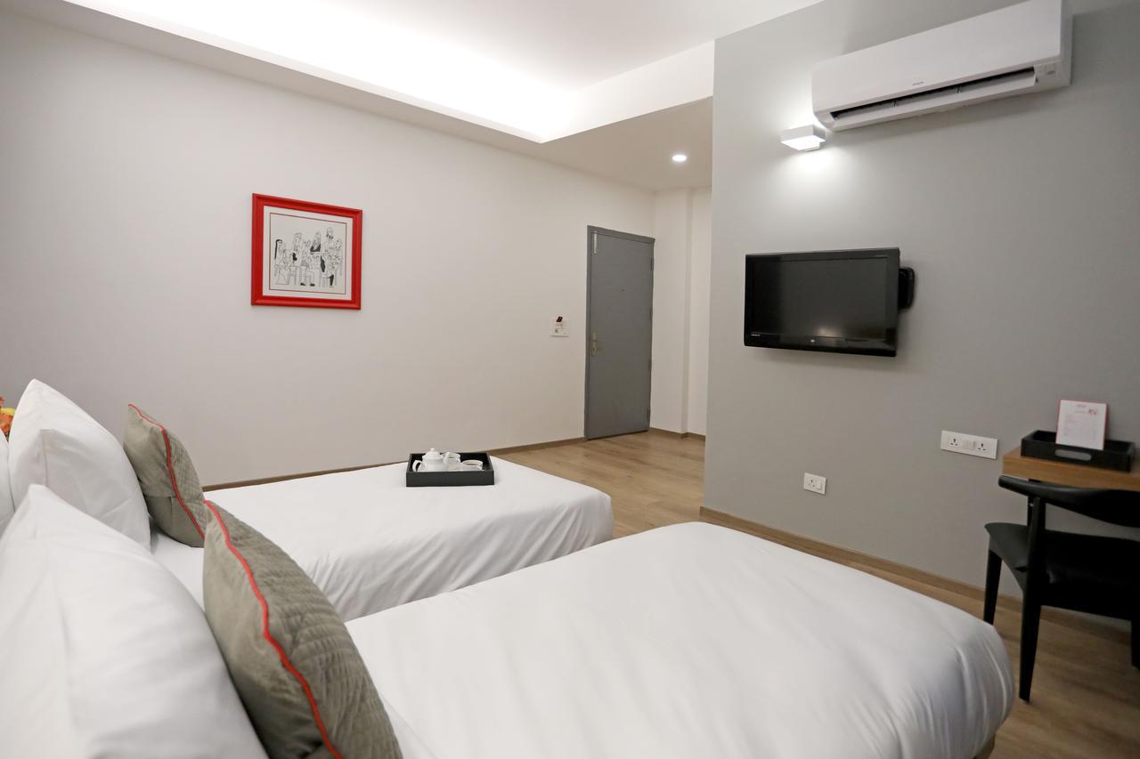 Oyo Townhouse 027 Sector 15 Gurgaon Hotel Exterior photo
