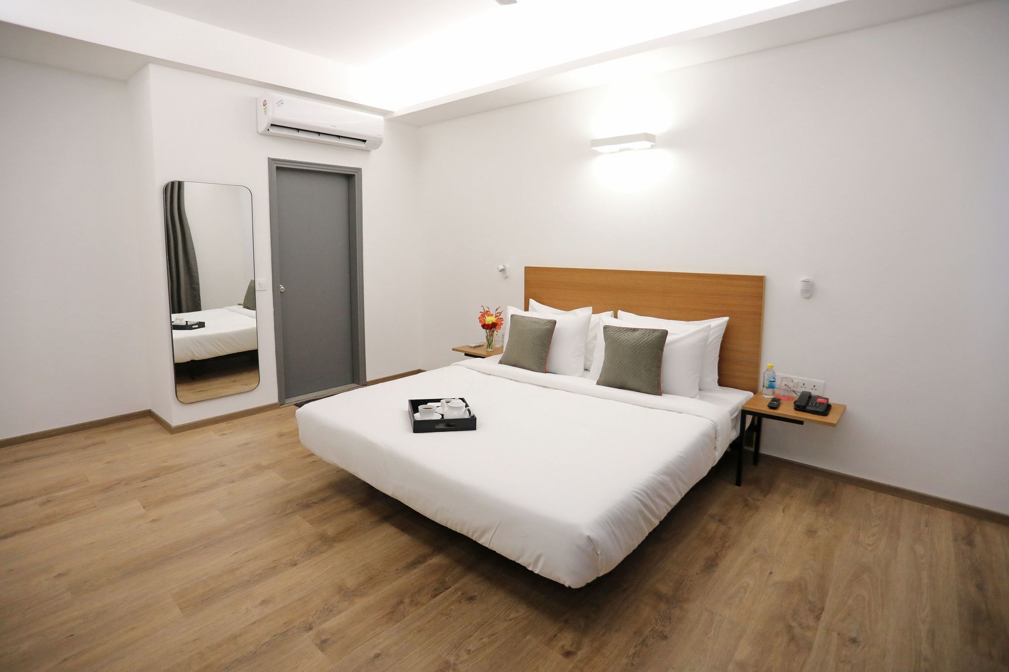 Oyo Townhouse 027 Sector 15 Gurgaon Hotel Exterior photo