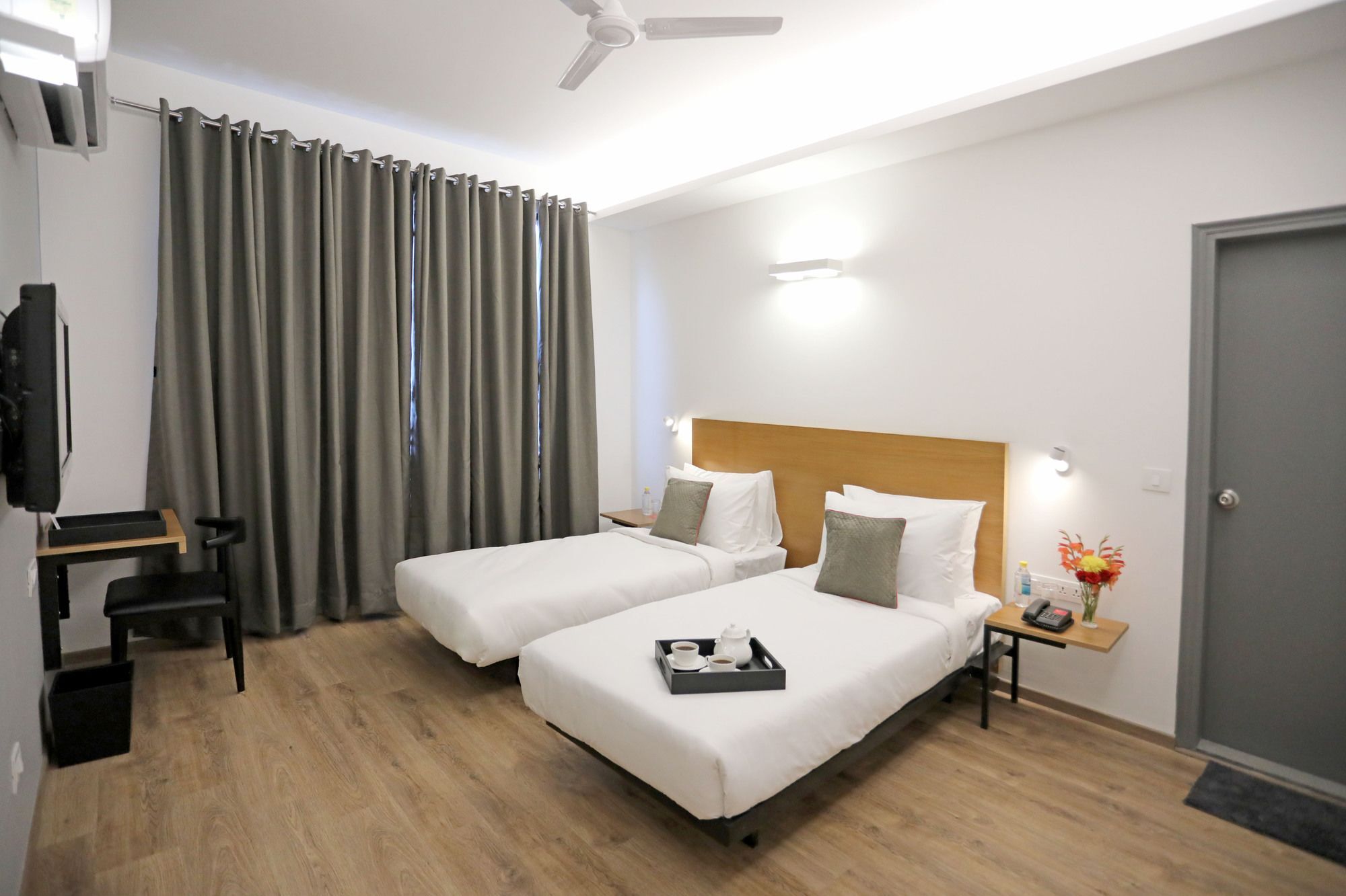 Oyo Townhouse 027 Sector 15 Gurgaon Hotel Exterior photo