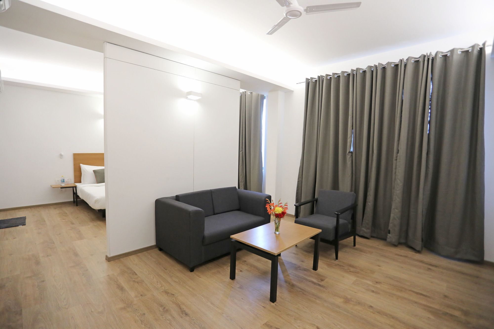 Oyo Townhouse 027 Sector 15 Gurgaon Hotel Exterior photo
